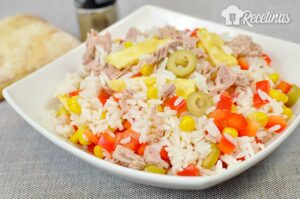 Leia mais sobre o artigo Salada de arroz com tortilla e atum