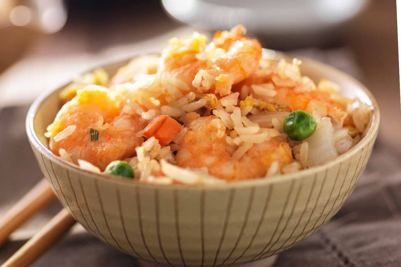 Receita de arroz frito com camarão