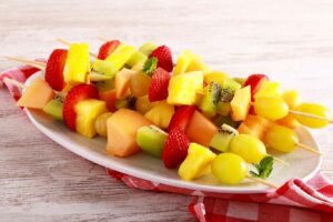 Leia mais sobre o artigo espetos de frutas
