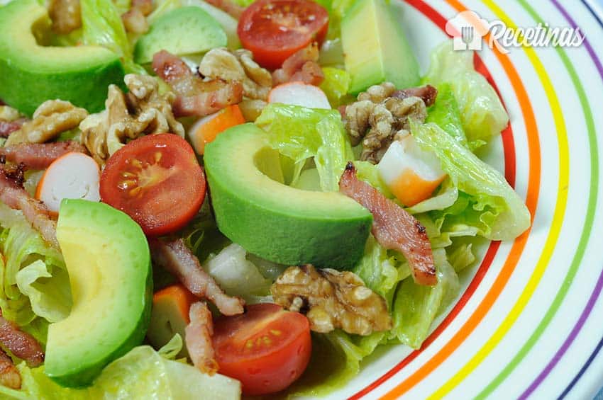 Receita de salada de abacate e bacon