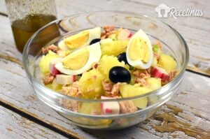 Leia mais sobre o artigo Salada de batata com vinagrete francês