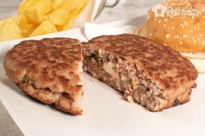 Leia mais sobre o artigo Hambúrgueres recheados com legumes e ovos