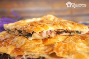 Leia mais sobre o artigo Folhado de acelga com béchamel e bacon