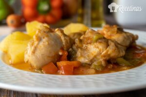 Leia mais sobre o artigo Frango estufado com legumes