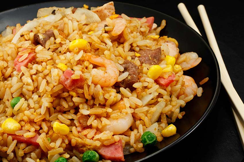 Receita de arroz frito à moda oriental