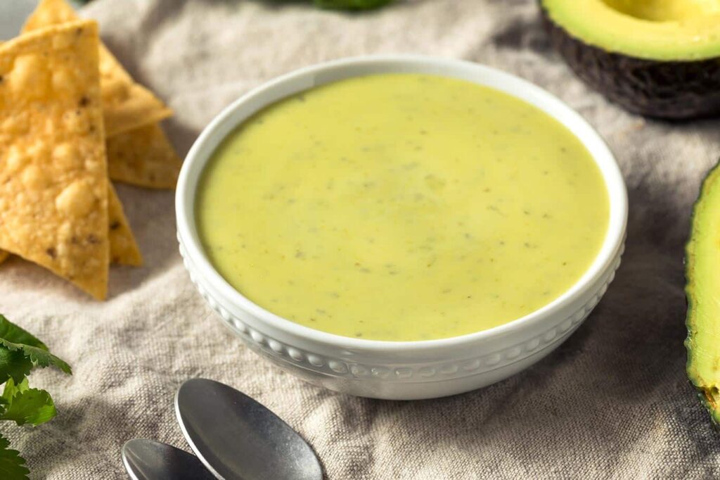 sopa de aguacate