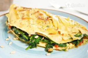 Leia mais sobre o artigo Omelete de batata e abobrinha recheada com espinafre