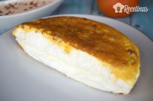 Leia mais sobre o artigo Soufflé omelete com cubos de presunto